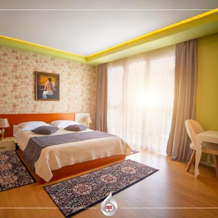 Nbt Hotel Reps Kukes エクステリア 写真
