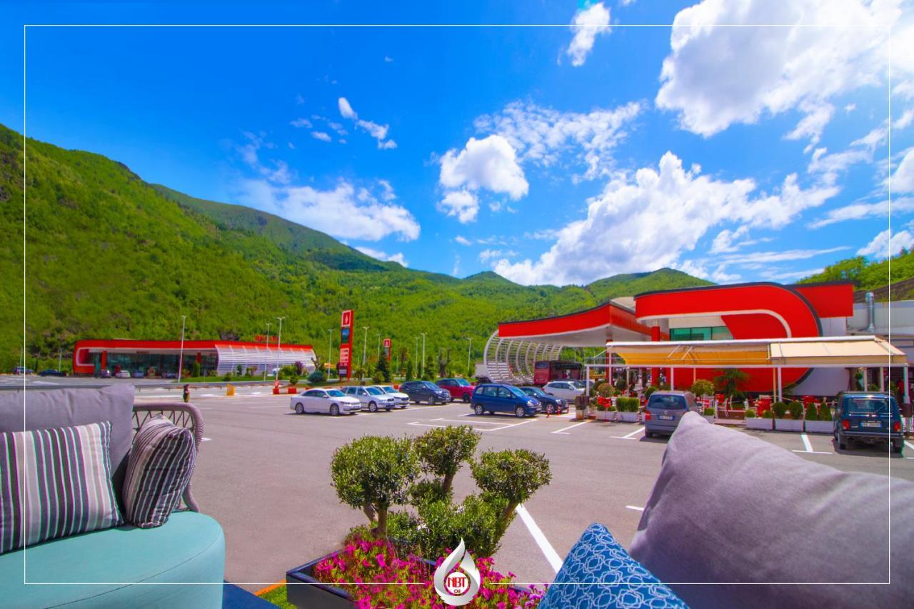 Nbt Hotel Reps Kukes エクステリア 写真
